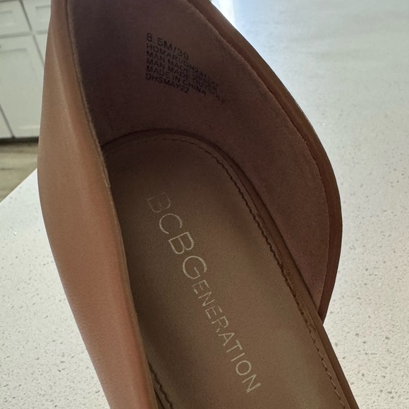 Beautiful Nude Pumps by BCB Generation. Size 8.5 - Picture 4 of 4